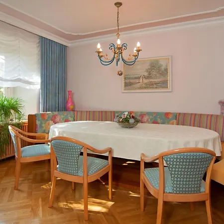 Gaestehaus Fertschey Отель 3*