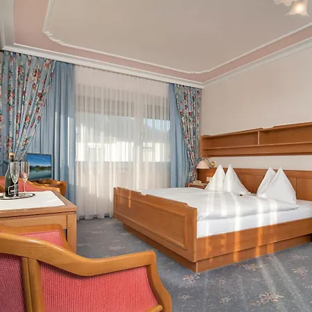 Отель Gaestehaus Fertschey