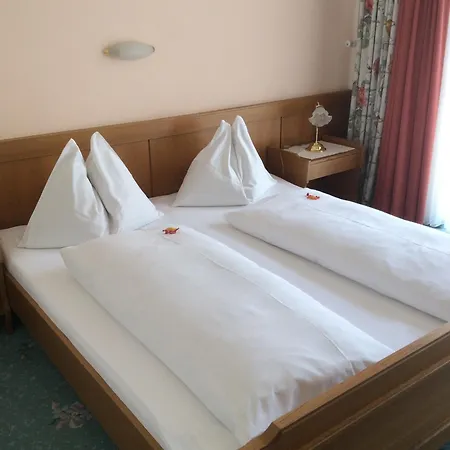 Gaestehaus Fertschey Hotell 3*