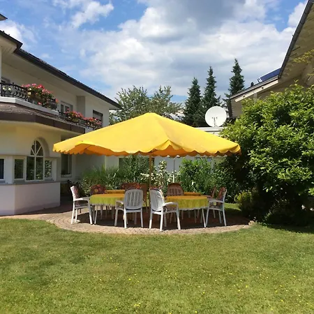 Gaestehaus Fertschey Отель Фельден-ам-Вёртер-Зе